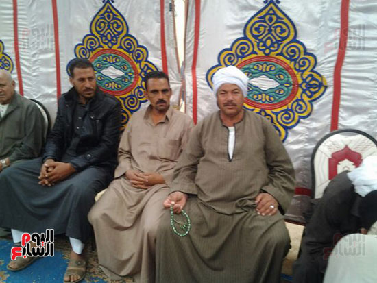 صور الوزراء والمحافظون يقفون دقيقة حداد على شهداء سيناء (5)