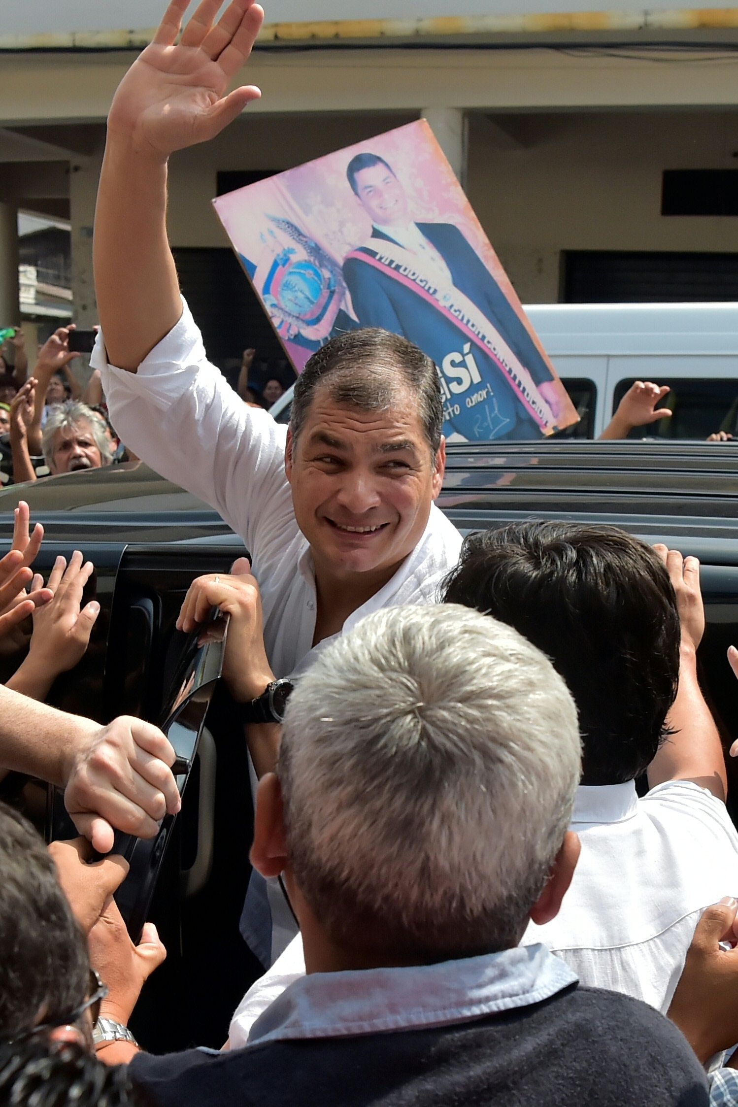 رئيس الإكوادور السابق رافاييل كوريا يعود إلى بلاده