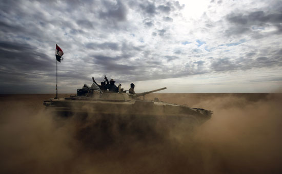 دبابة عراقية ضمن قوات مطاردة داعش
