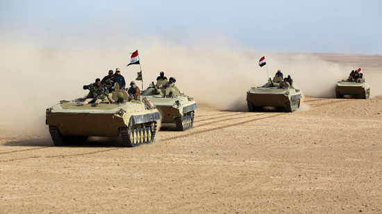 القوات العراقية تطارد داعش على حدود سوريا