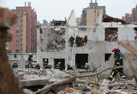 انهيار مبانى سكنية إثر انفجار مصنع فى الصين