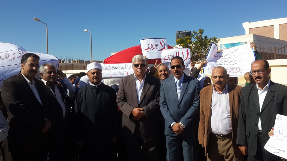 مسيرة لطلاب مدارس قرية الجبيل تضامنا مع شهداء الروضة (2)