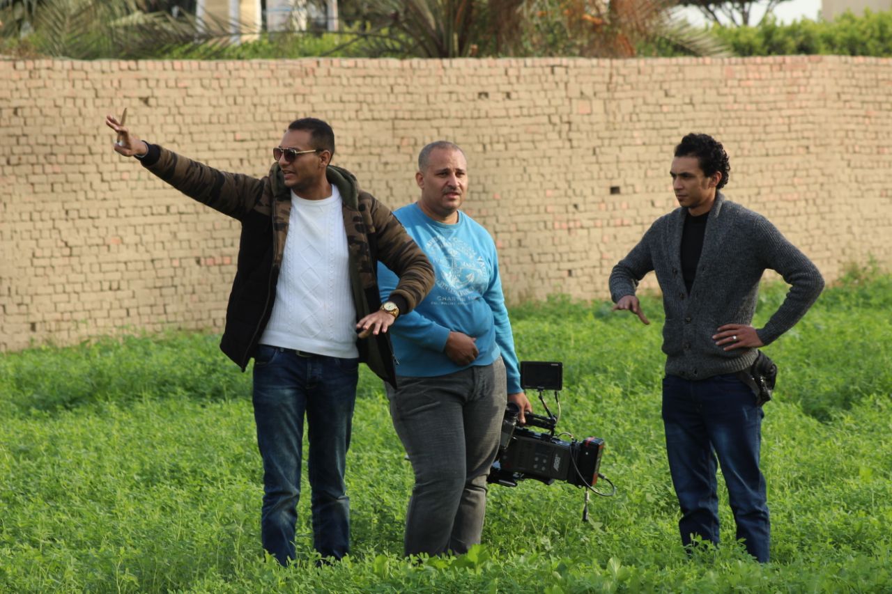 المخرج محمد مصطفي بكر في فيلم كسر حق عن صعيد مصر  (5)