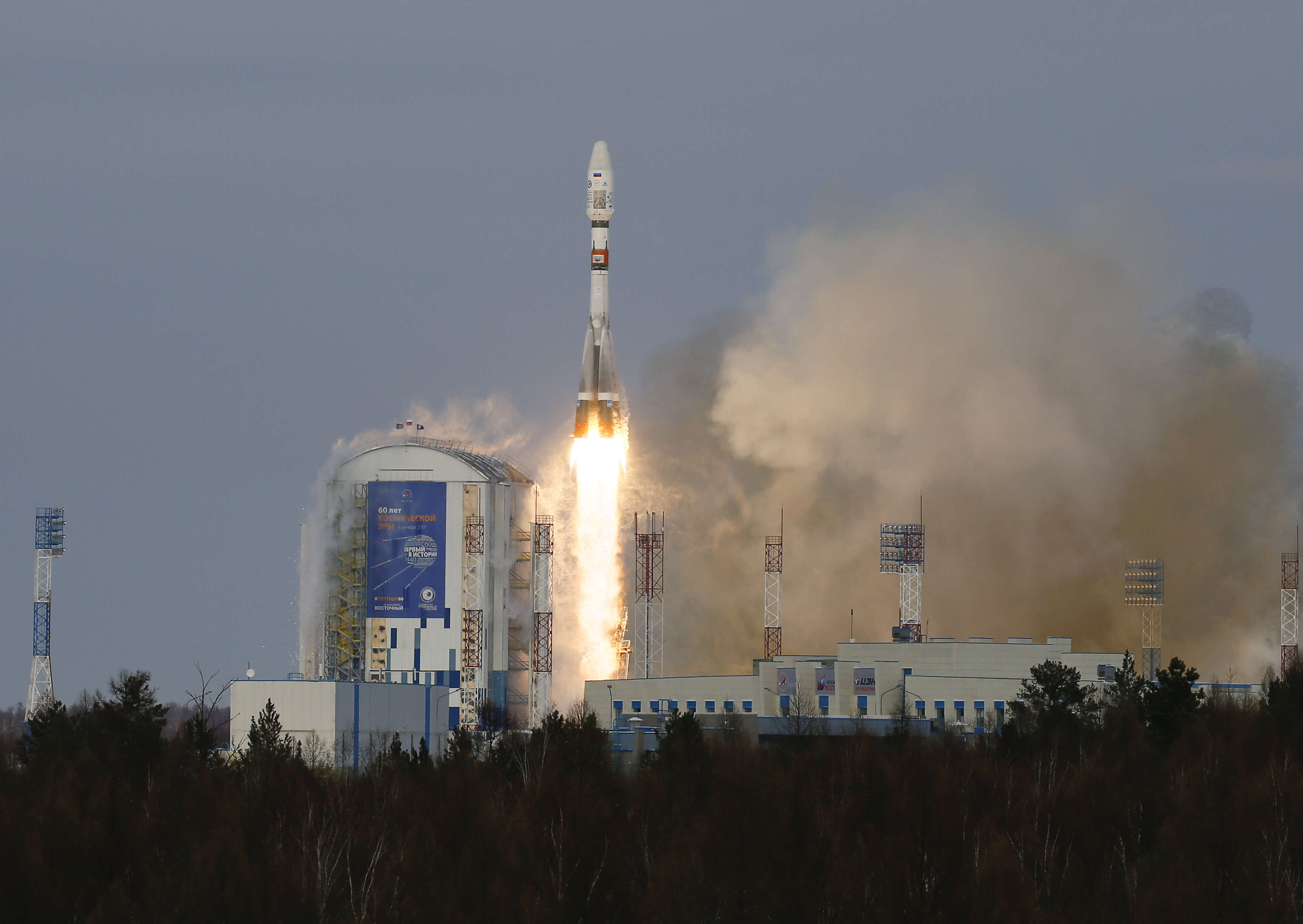 انطلاق المركبة الفضائية الروسية سويز 2