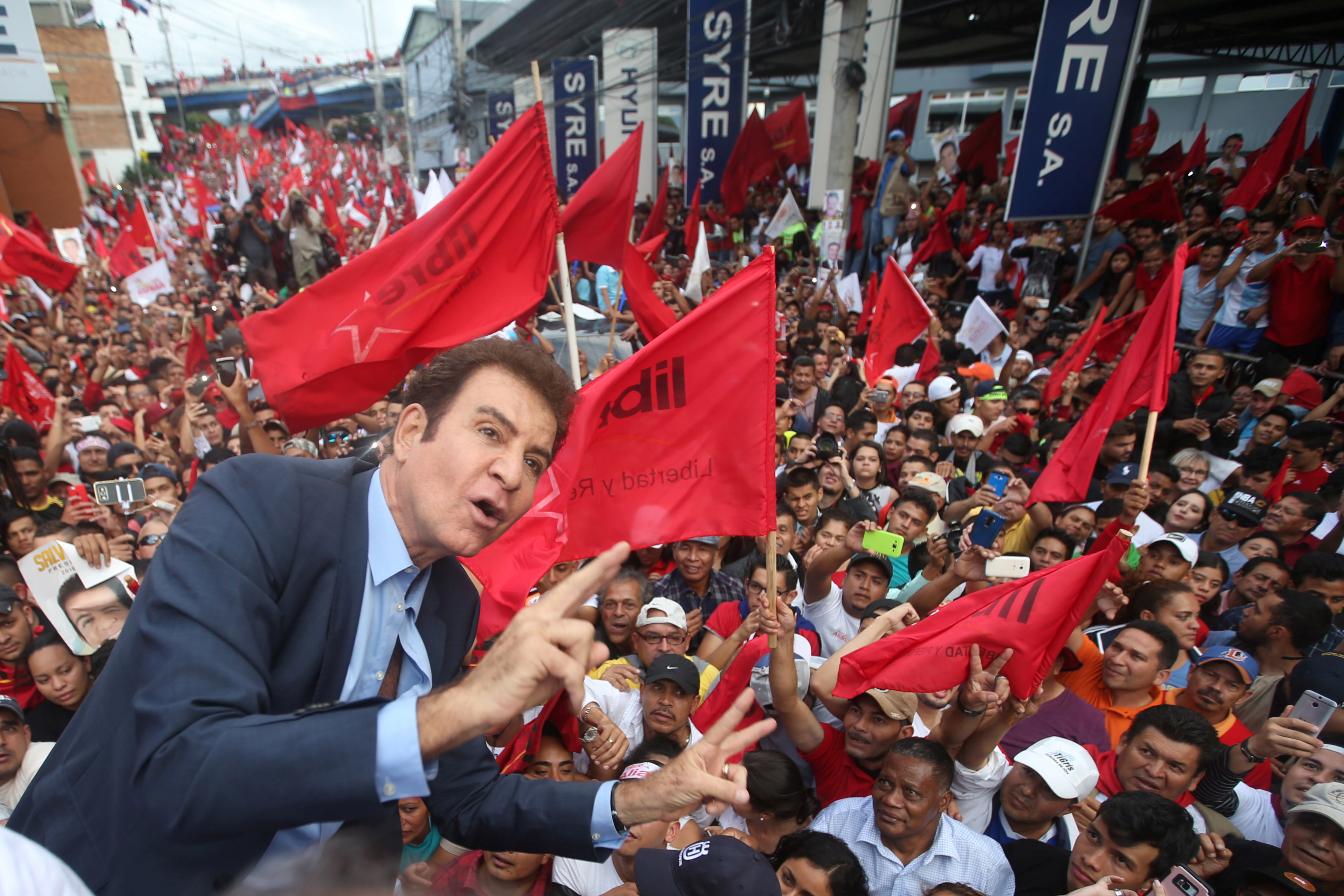 زعيم المعارضة سلفادور نصر الله