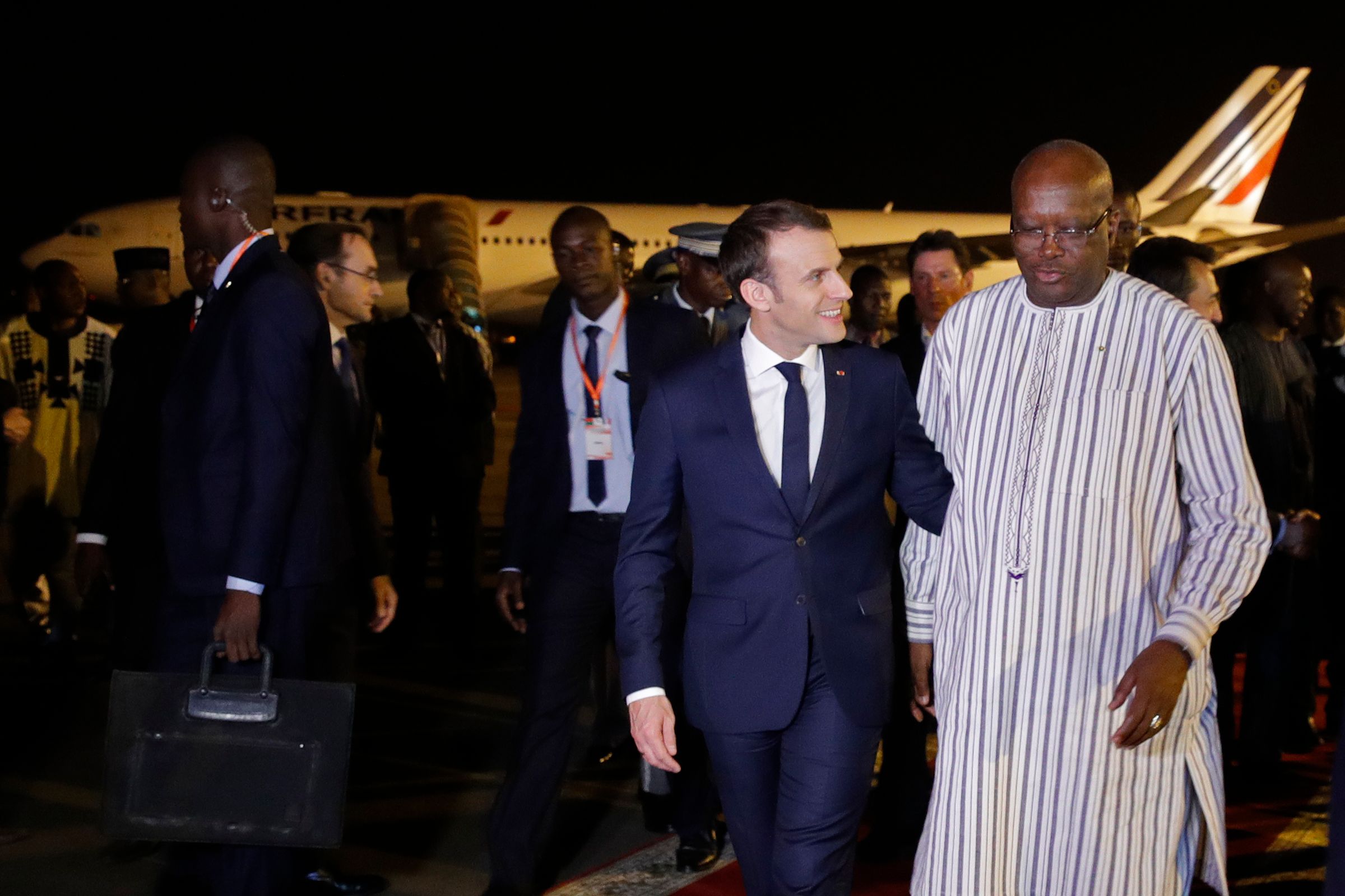 ماكرون بصحبة رئيس بوركينا فاسو