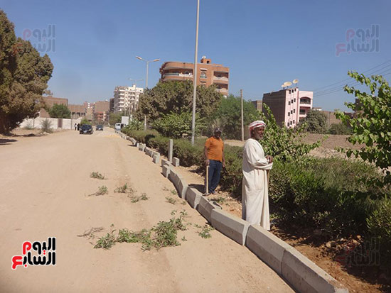 جانب من أعمال رفع كفاءة شارع التليفزيون الرئيسى بالأقصر