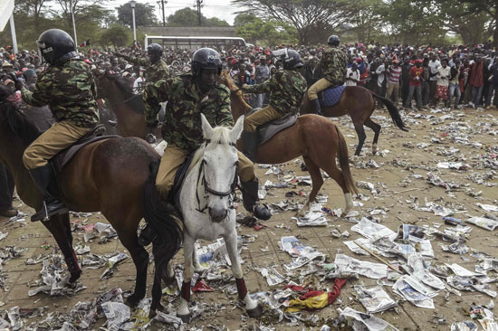 اشتباكات بين خيالة الشرطة الكينية والمعارضة