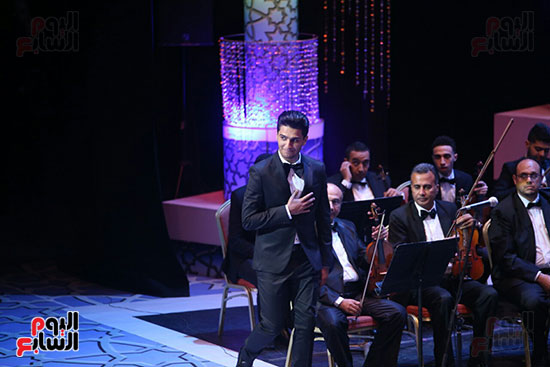 محمد عساف يطرب جمهور مهرجان الموسيقى العربية بأغنية زى الهوا  (1)