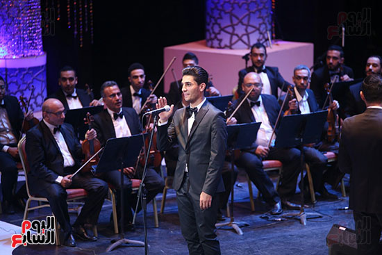محمد عساف يطرب جمهور مهرجان الموسيقى العربية بأغنية زى الهوا  (4)