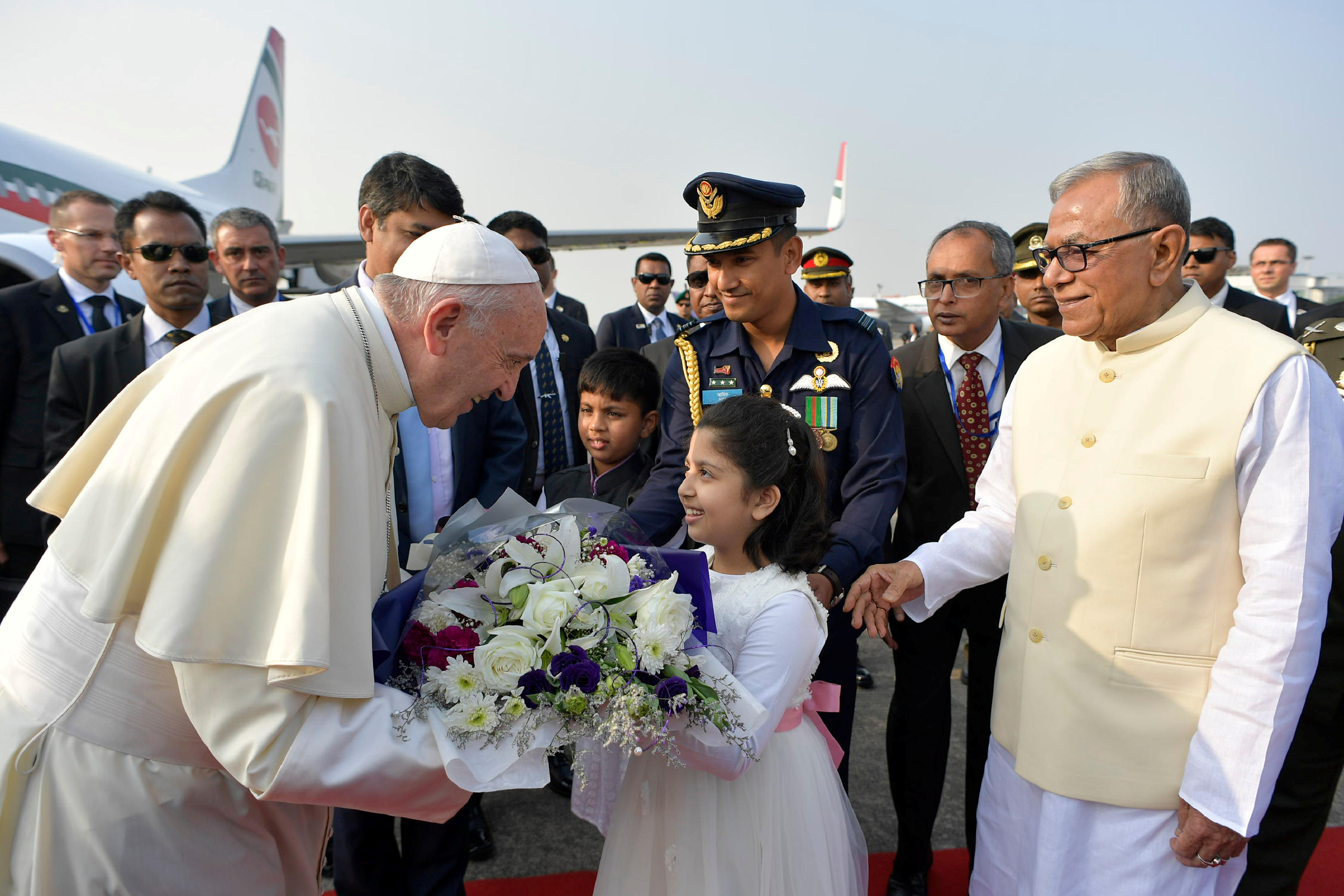البابا فرانسيس يصل بنجلاديش