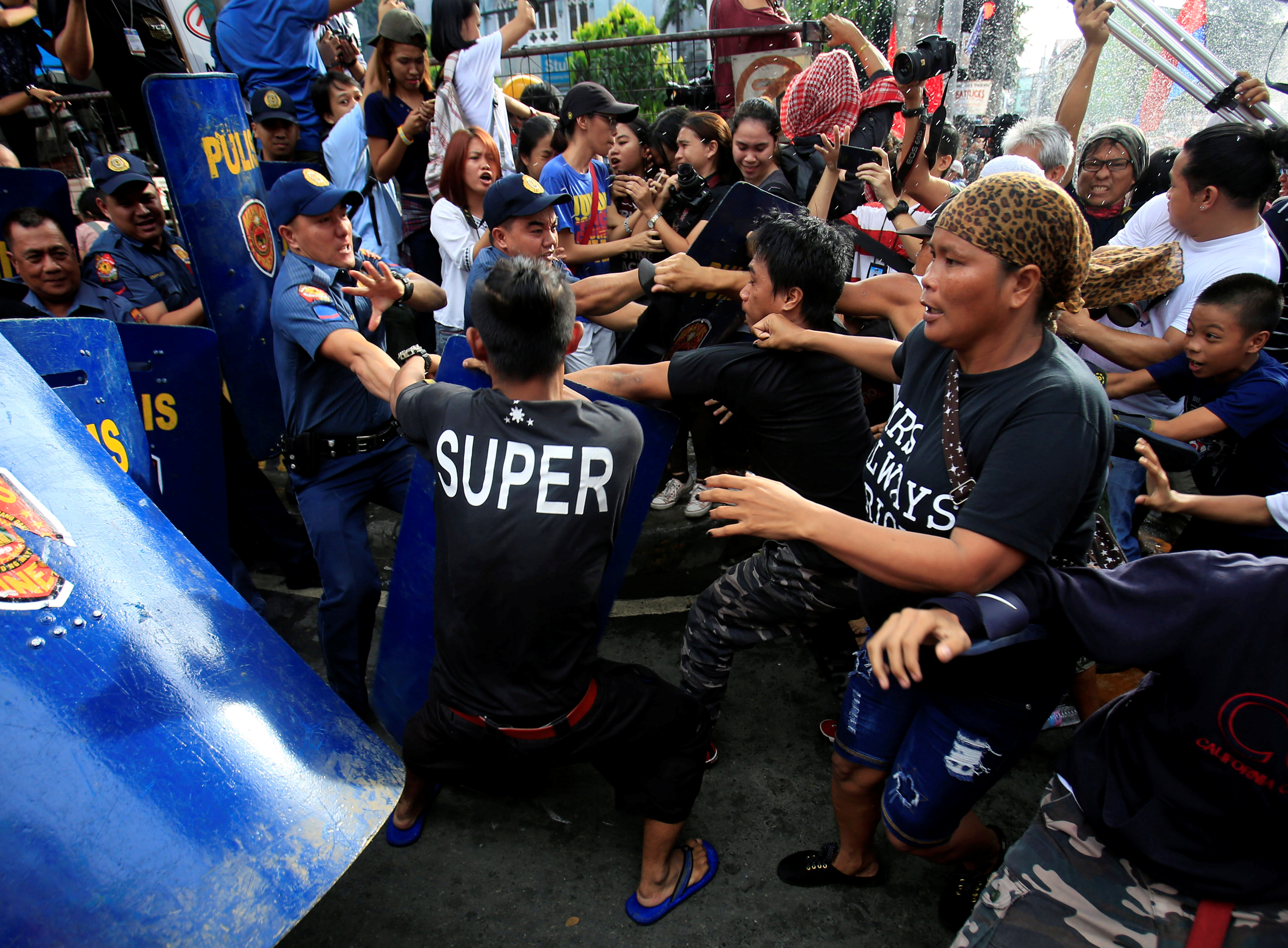 عنف الشرطة الفلبينية