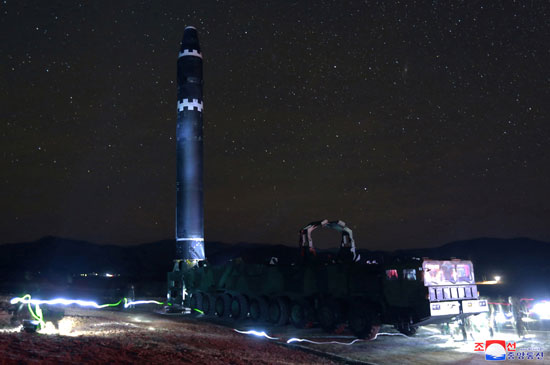منصة إطلاق صاروخ باليستى فى كوريا الشمالية