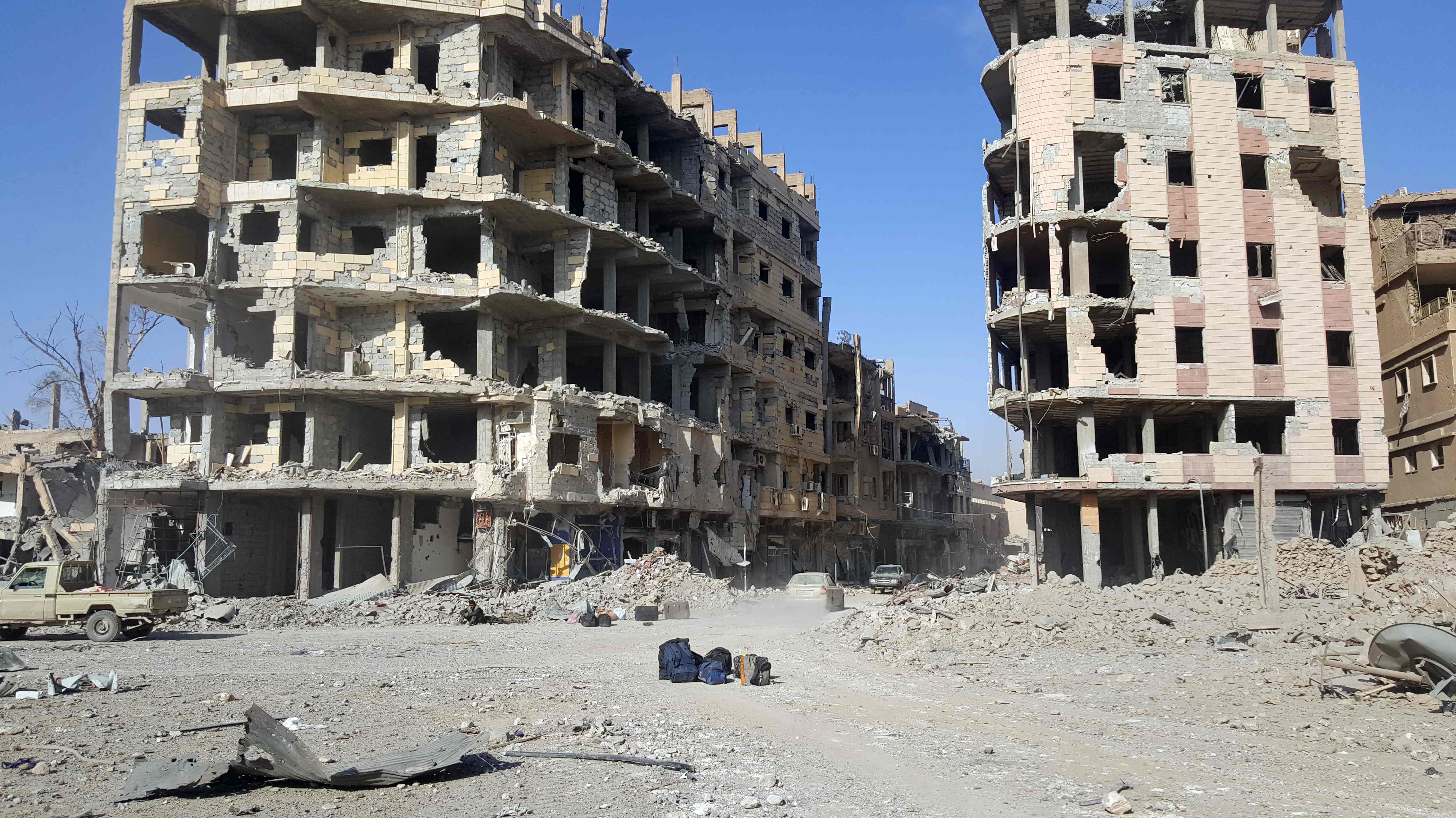 داعش يخلف الدمار والخراب فى مدينة دير الزور
