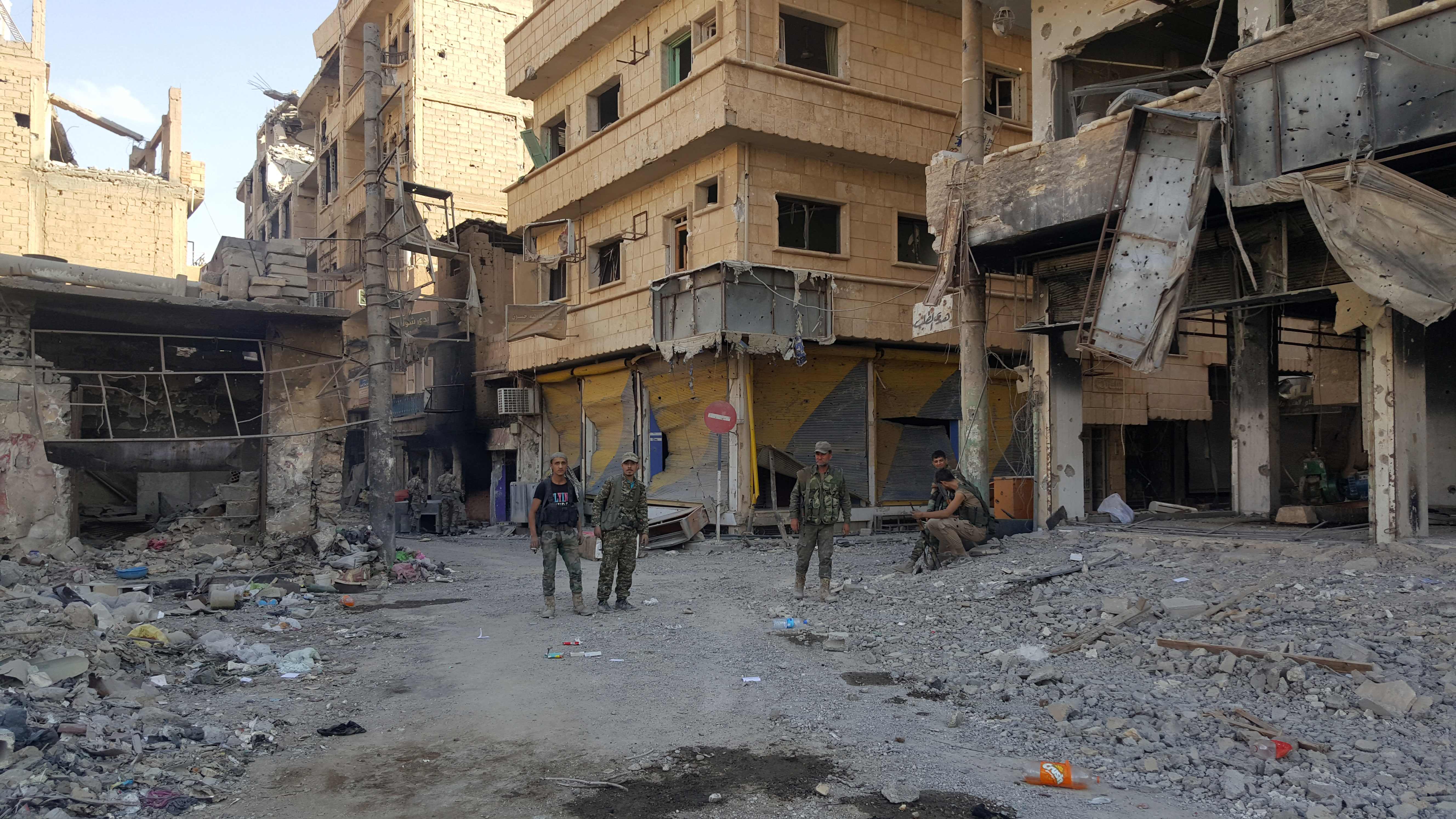 الجيش السورى ينتشر داخل مدينة دير الزور
