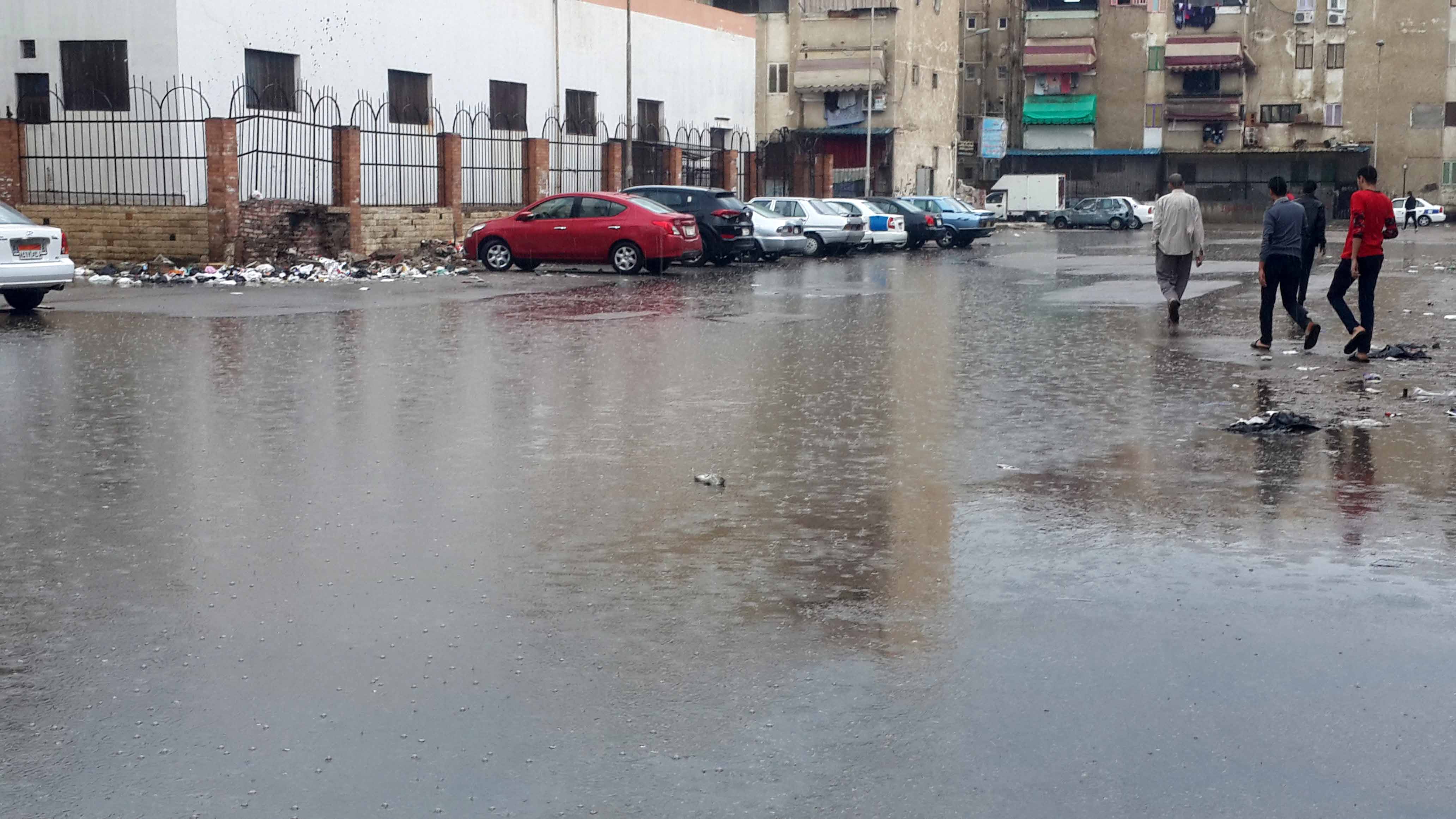 محافظ بورسعيد يتابع رفع مياه الامطار (6)