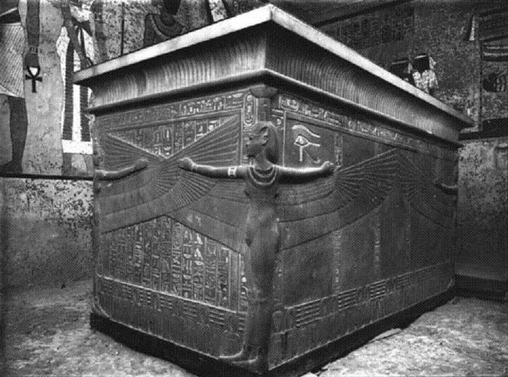 كنوز مقبرة توت عنخ امون التريخية (27)