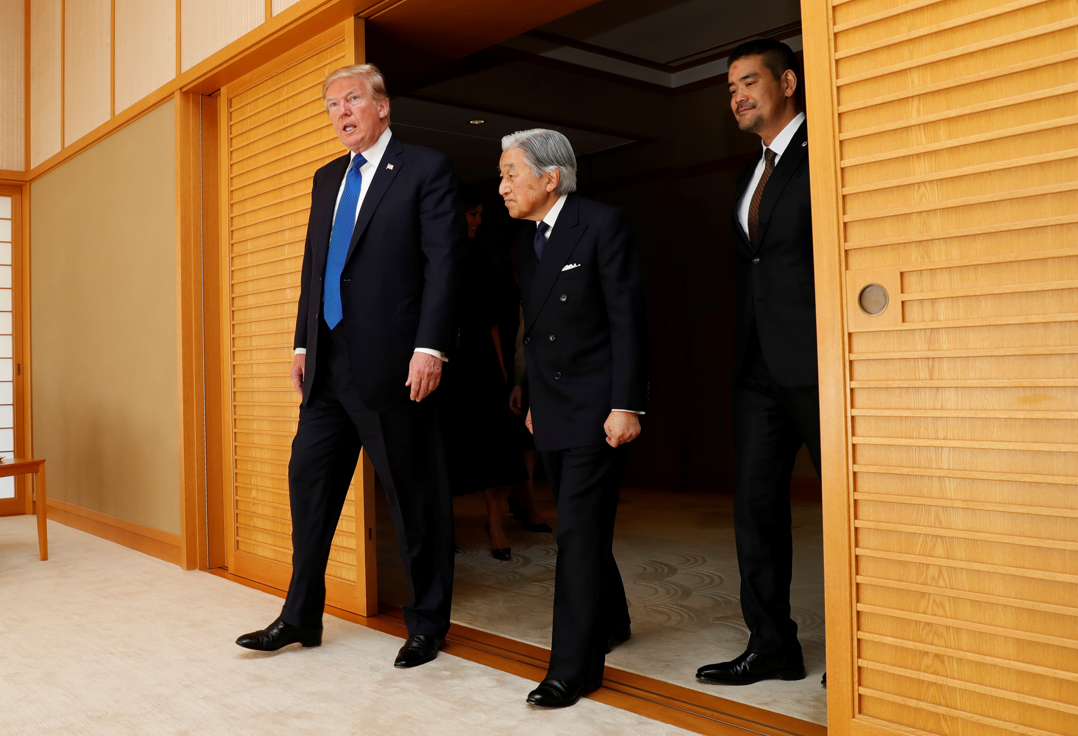 إمبراطور اليابان يستقبل ترامب