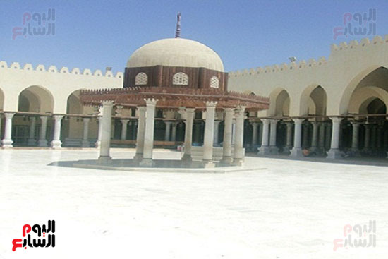 صحن المسجد