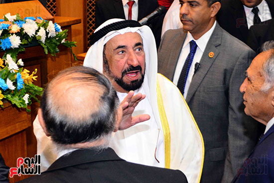 الشيخ سلطان القاسمى حاكم الشارقة فى معهد الاورام (24)