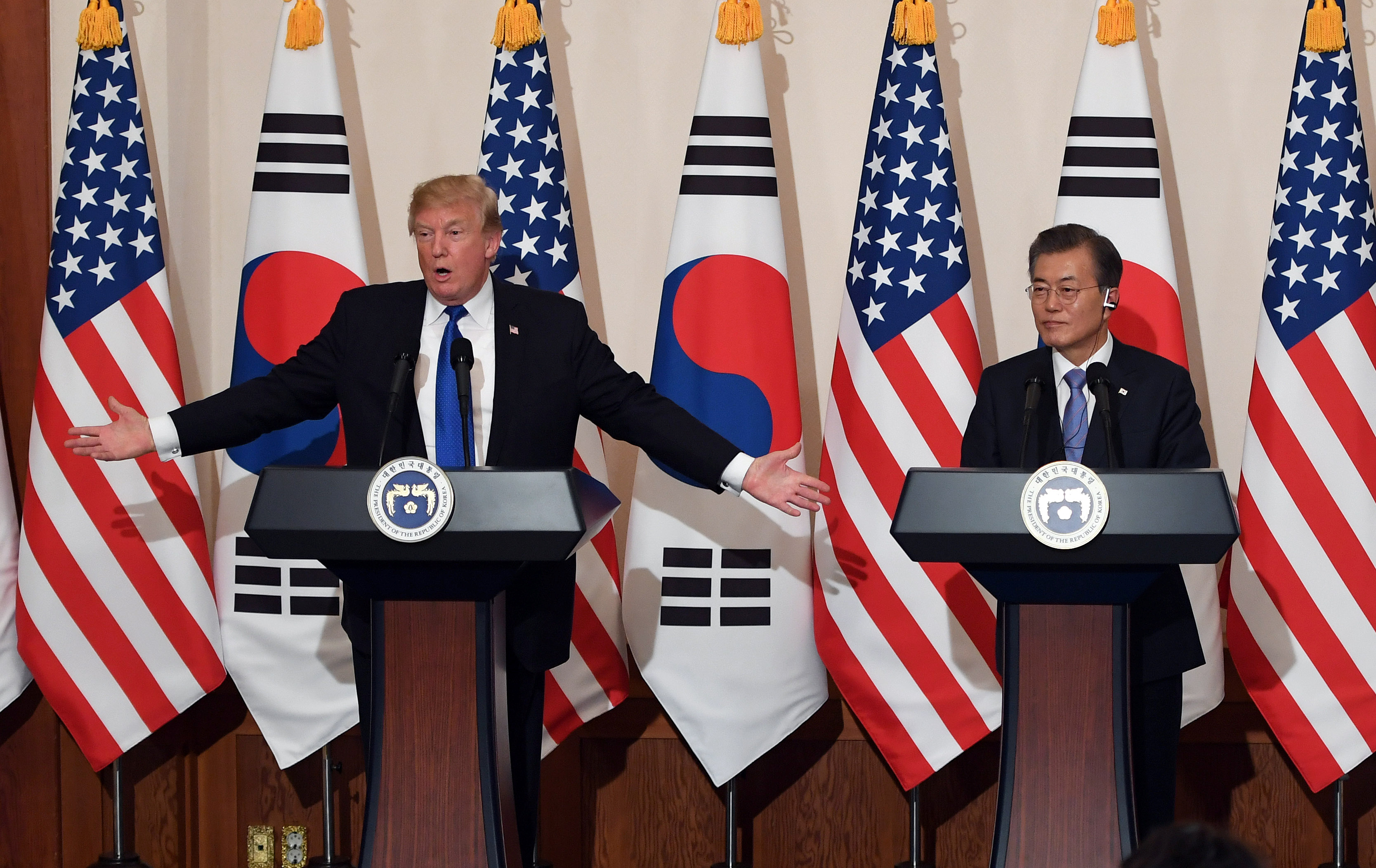 ترامب ونظيره الكورى الجنوبى