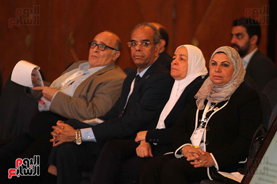 مؤتمر المعهد القومى للأورام بعرض طرق مكافحة السرطان فى مصر (10)