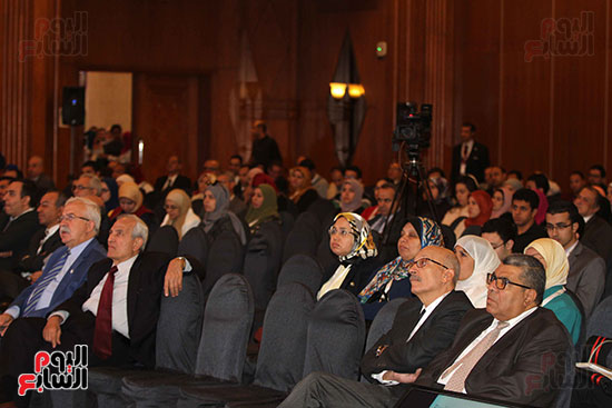 مؤتمر المعهد القومى للأورام بعرض طرق مكافحة السرطان فى مصر (8)