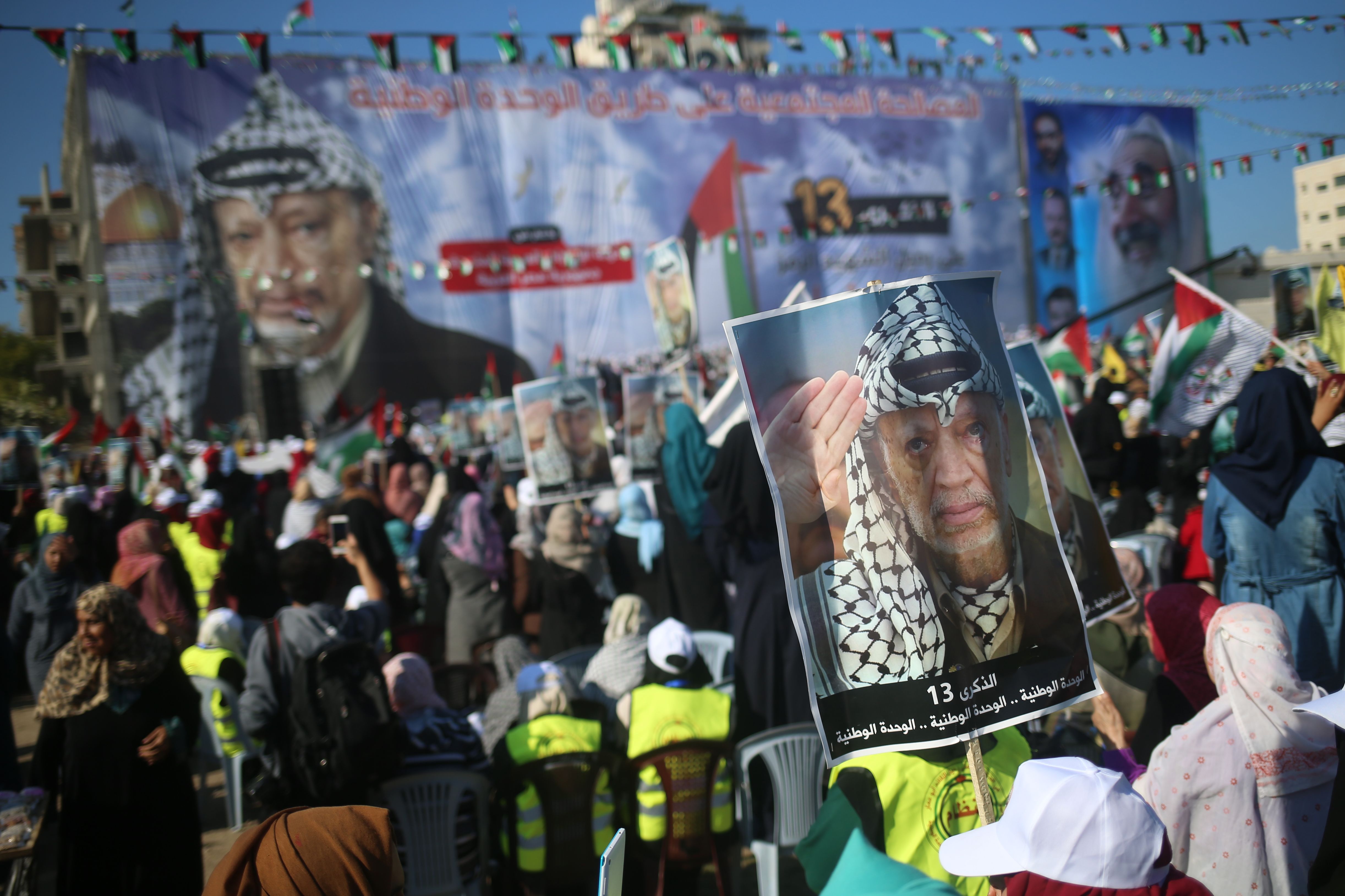 لافتات للرئيس ياسر عرفات