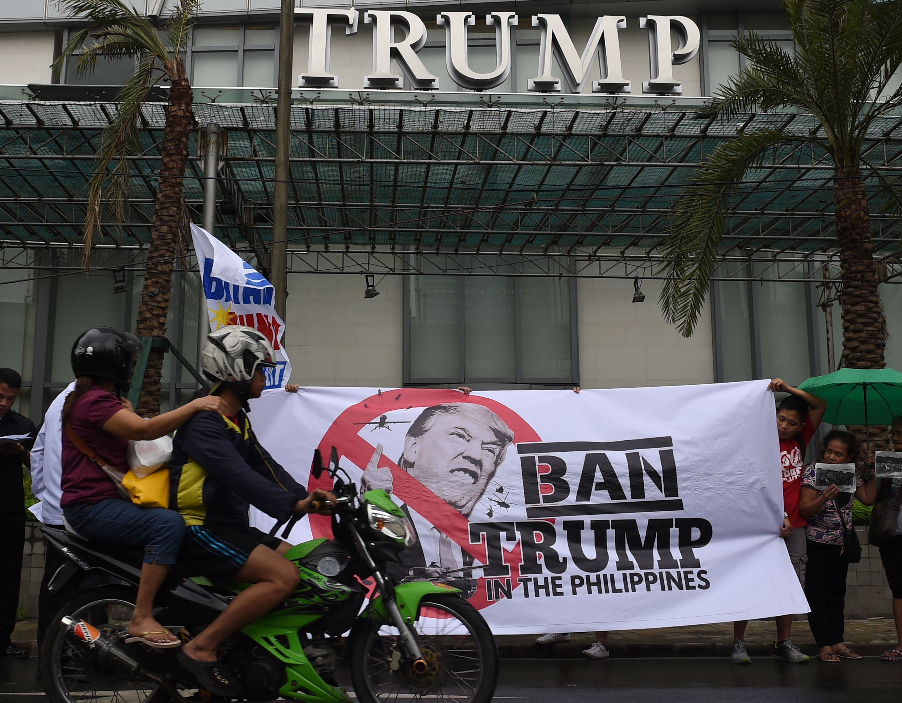 تظاهرات فى الفلبين ضد زيارة ترامب