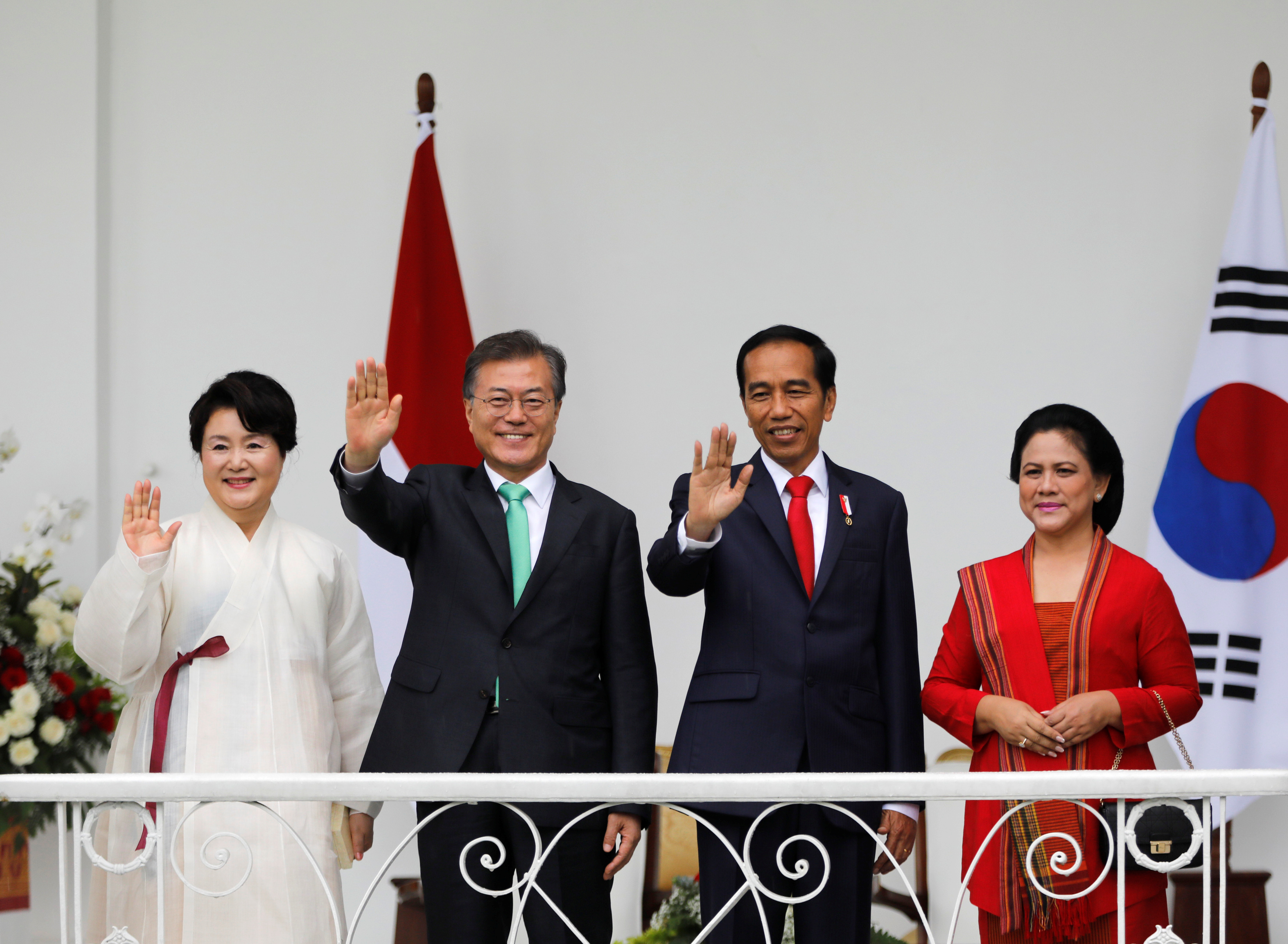 رئيس إندونيسيا يستقبل رئيس كوريا الجنوبية