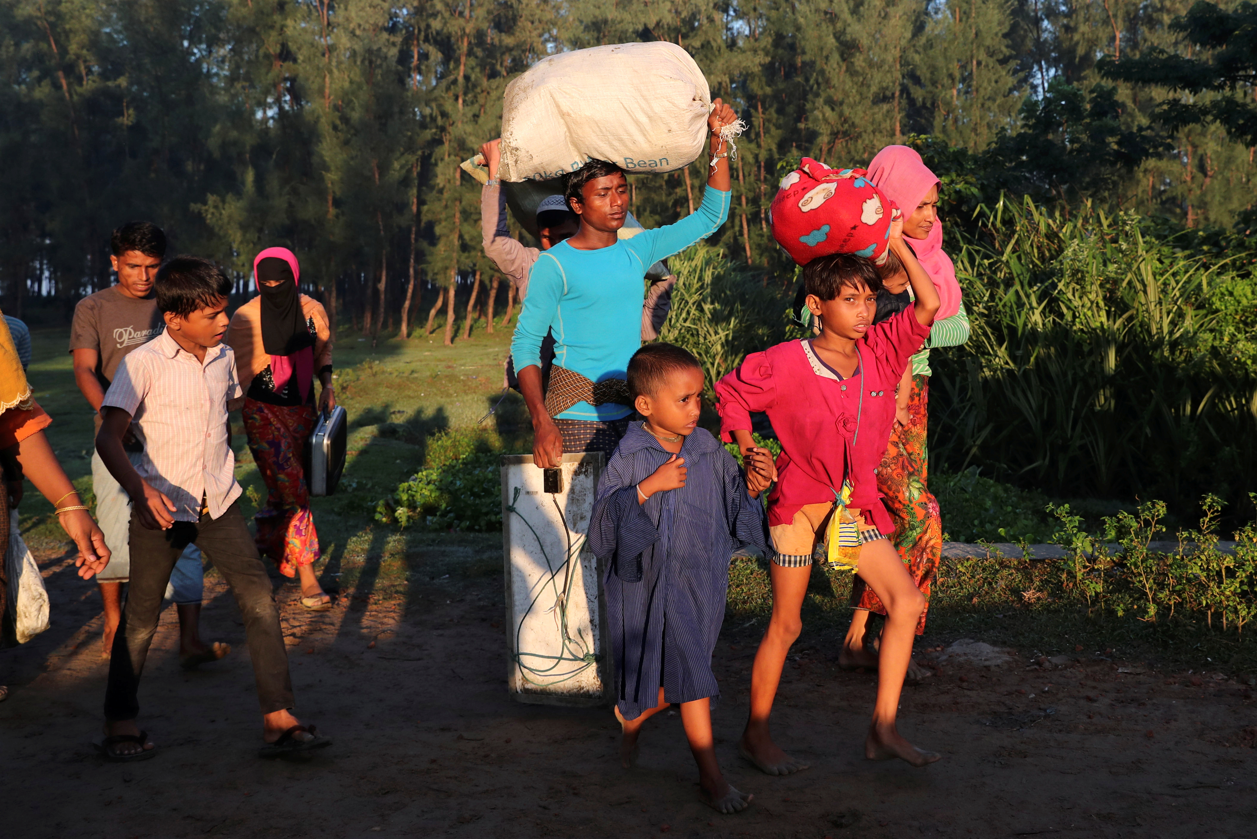 معاناة الأطفال خلال الهرب من ميانمار إلى بنجلاديش