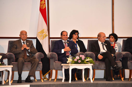 الرئيس عبد الفتاح السيسى بالجلسة الختامية لنموذج محاكاة مجلس الأمن الدولى (2)