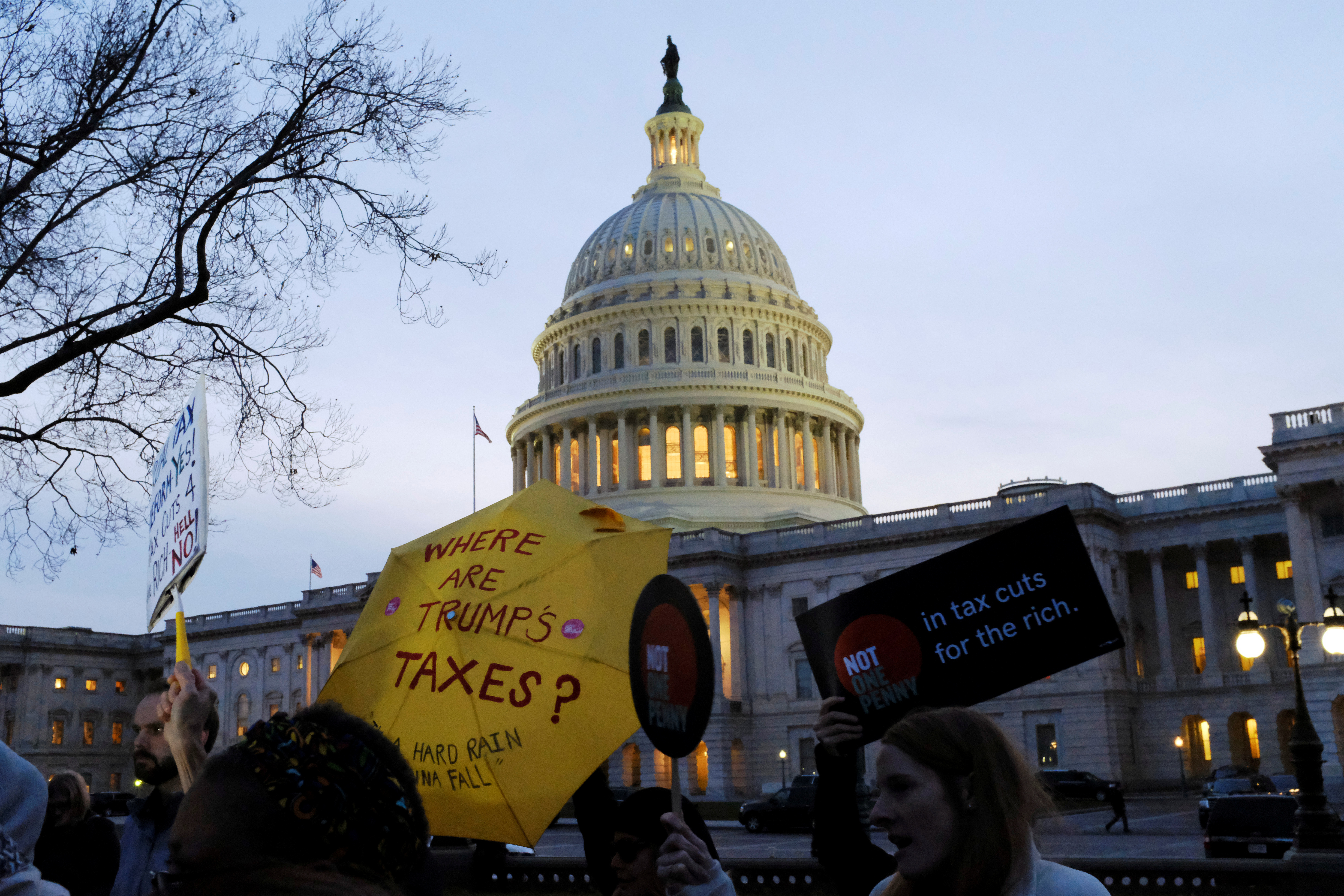 احتجاجات على خطة الضرائب
