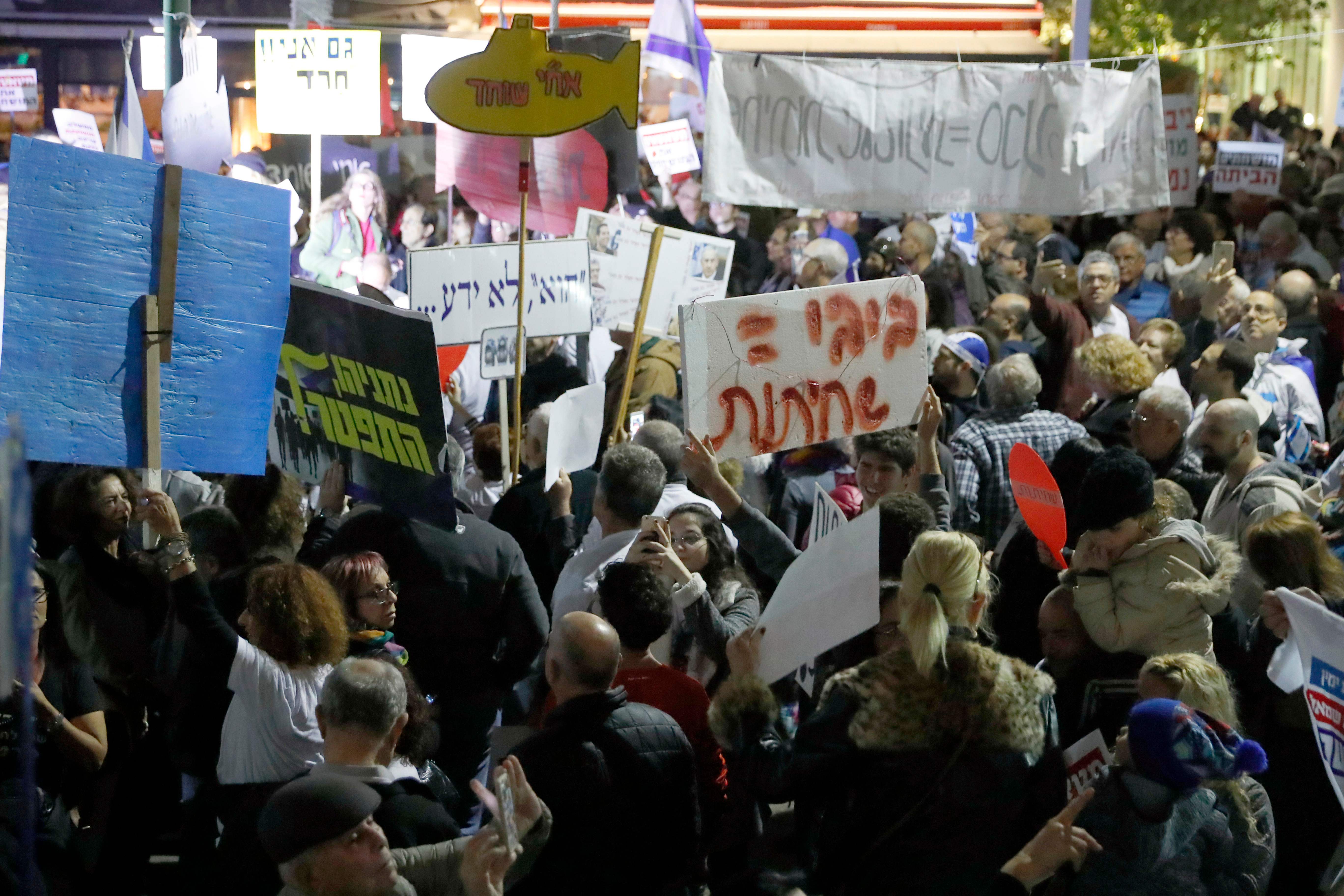 آلاف الاسرائيليين يتظاهرون فى تل أبيب