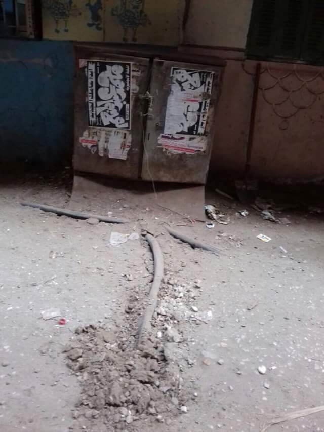  كابلات كهربائية عاريه بشوارع شبرا الخيمة
