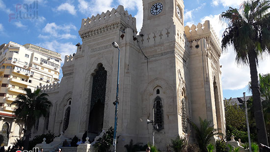 مسجد القائد ابراهيم قبلة المصلين