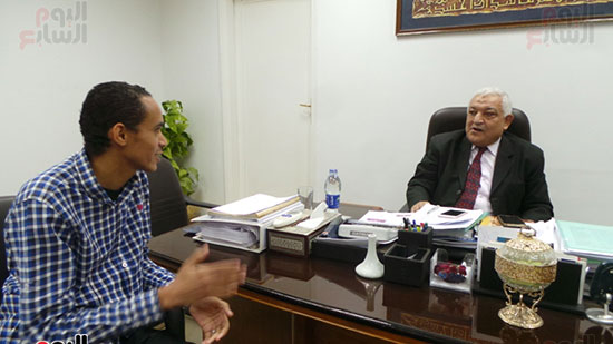          رئيس كيما أسوان مع صحفى اليوم السابع