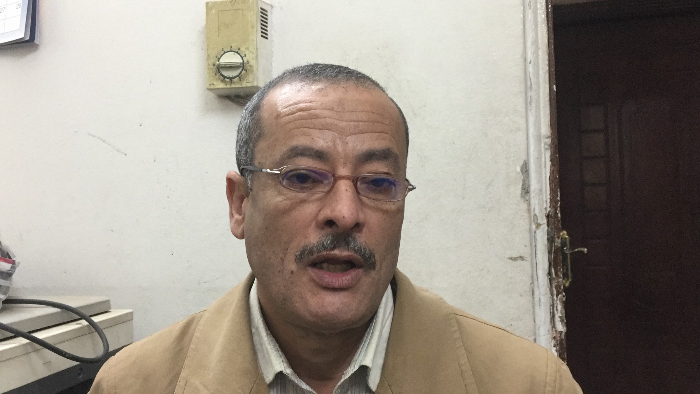 ابره فى زور طفل (12)