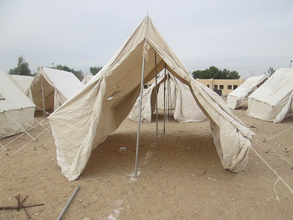 جانب من خيام معسكر تجريبي لإيواء منكوبي السيول والأمطار بالطود
