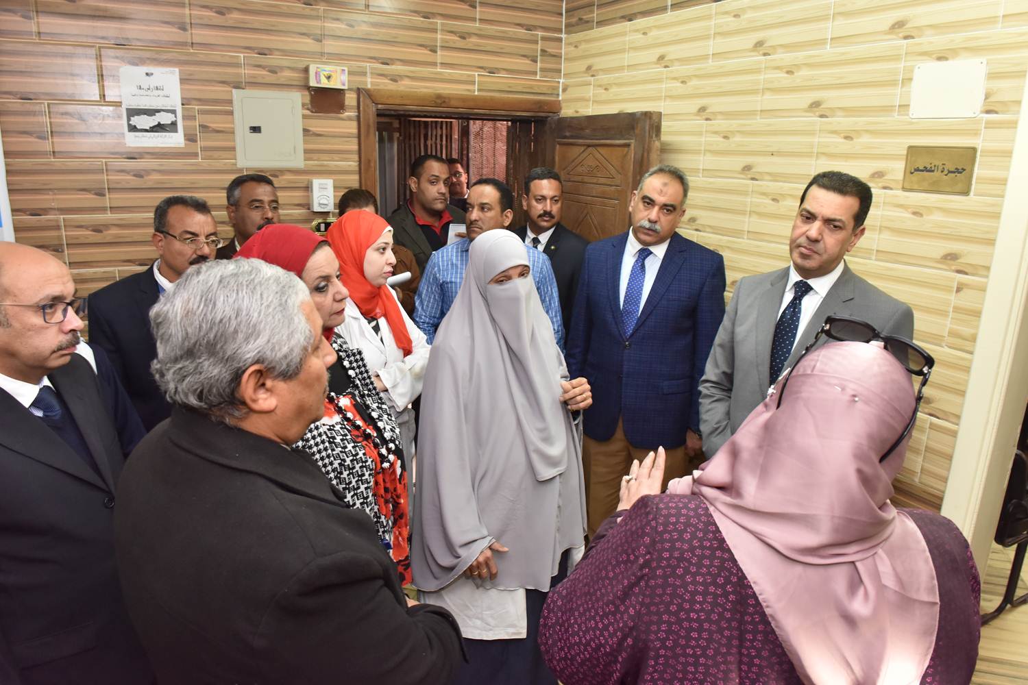 جولة محافظ أسيوط بمركز الارشاد الوراثى جولة محافظ أسيوط بمركز الارشاد الوراثى