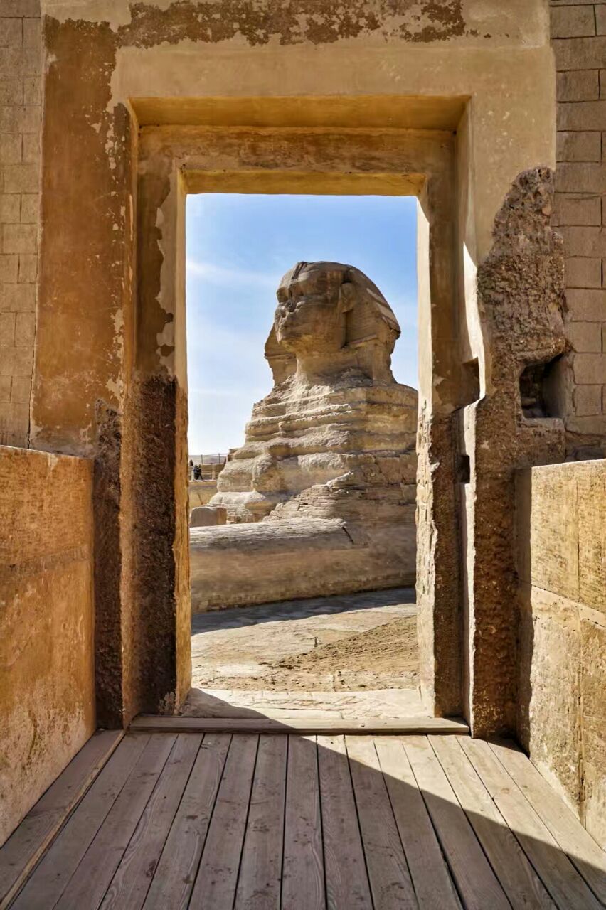 أبو الهول من زواية مختلفة أبو الهول من زواية مختلفة
