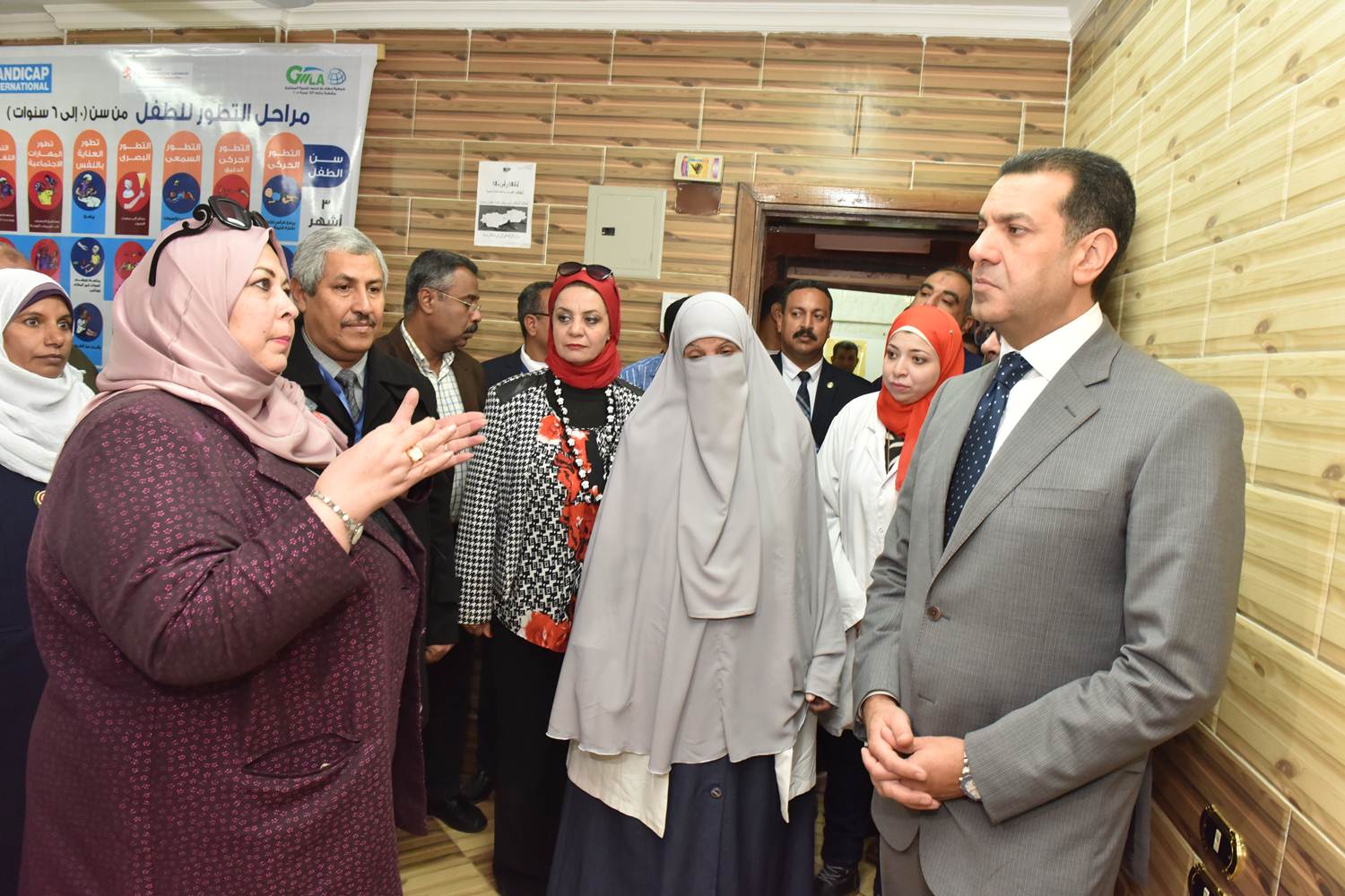 محافظ اسيوط سيتمع لشرح عن المركز محافظ اسيوط سيتمع لشرح عن المركز