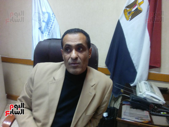 مدير مستشفى كفر الشيخ أثناء الحوار مع "اليوم السابع" ولحظة تفكير