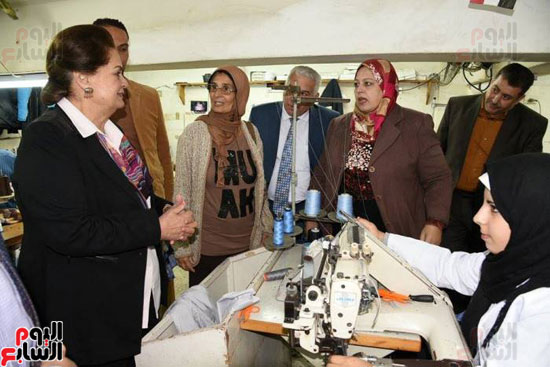 نادية عبده محافظ البحيرة (5)