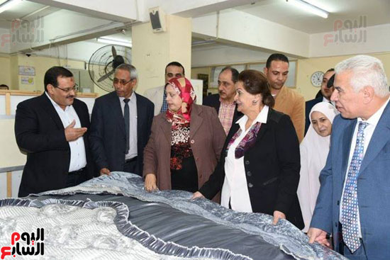 نادية عبده محافظ البحيرة (2)