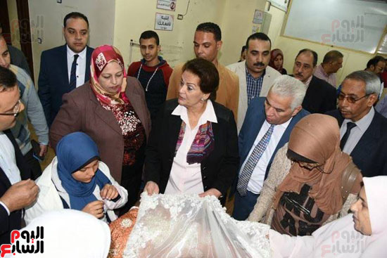نادية عبده محافظ البحيرة (7)