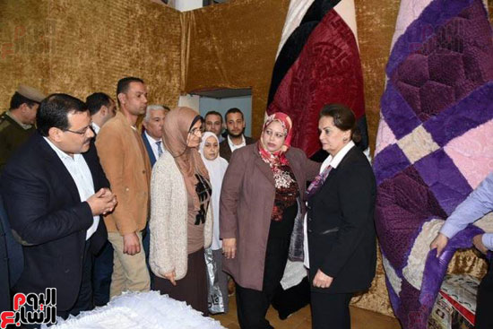 نادية عبده محافظ البحيرة (4)