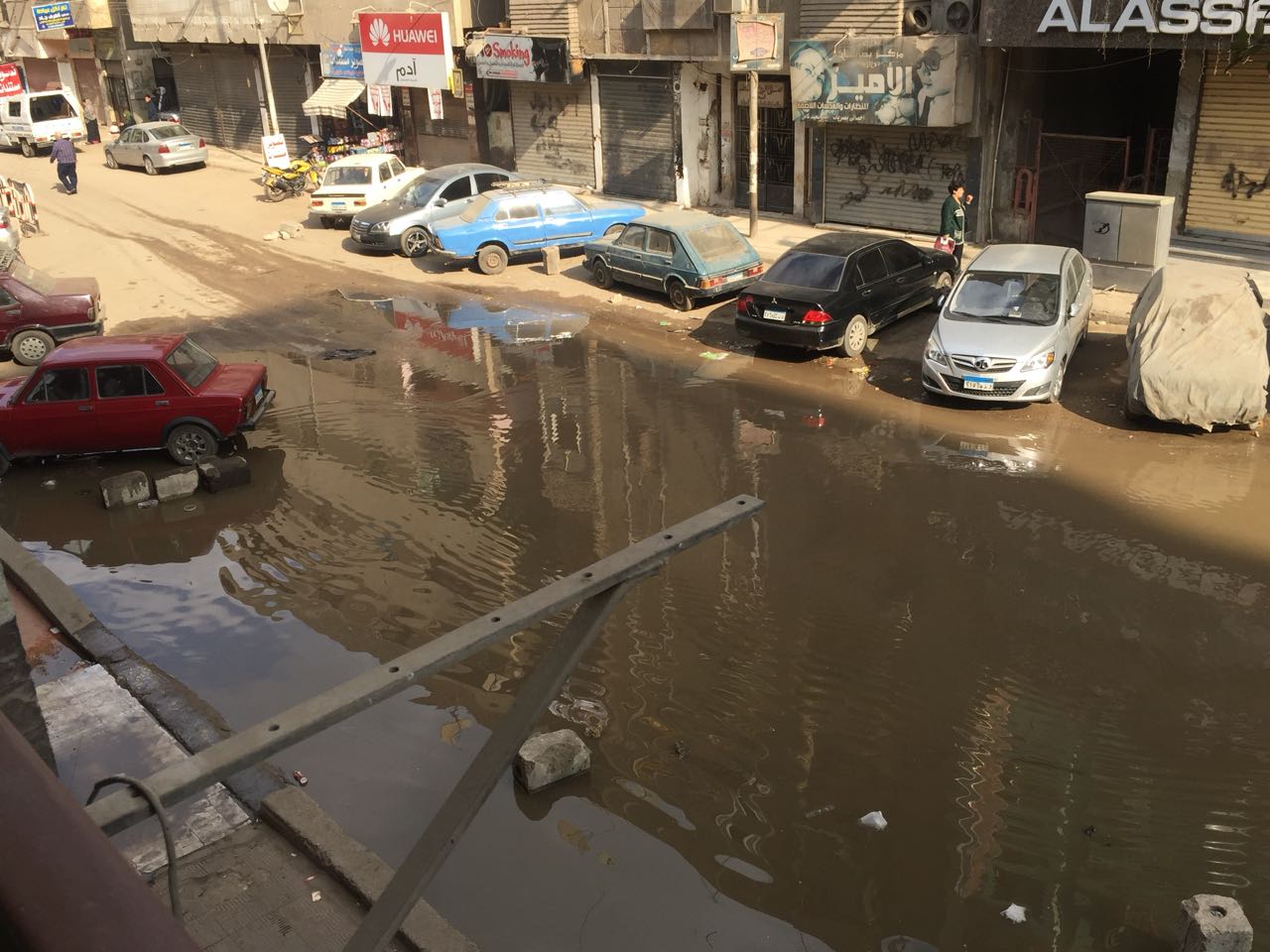 كسر ماسورة مياه فى شارع المطراوى  (3)