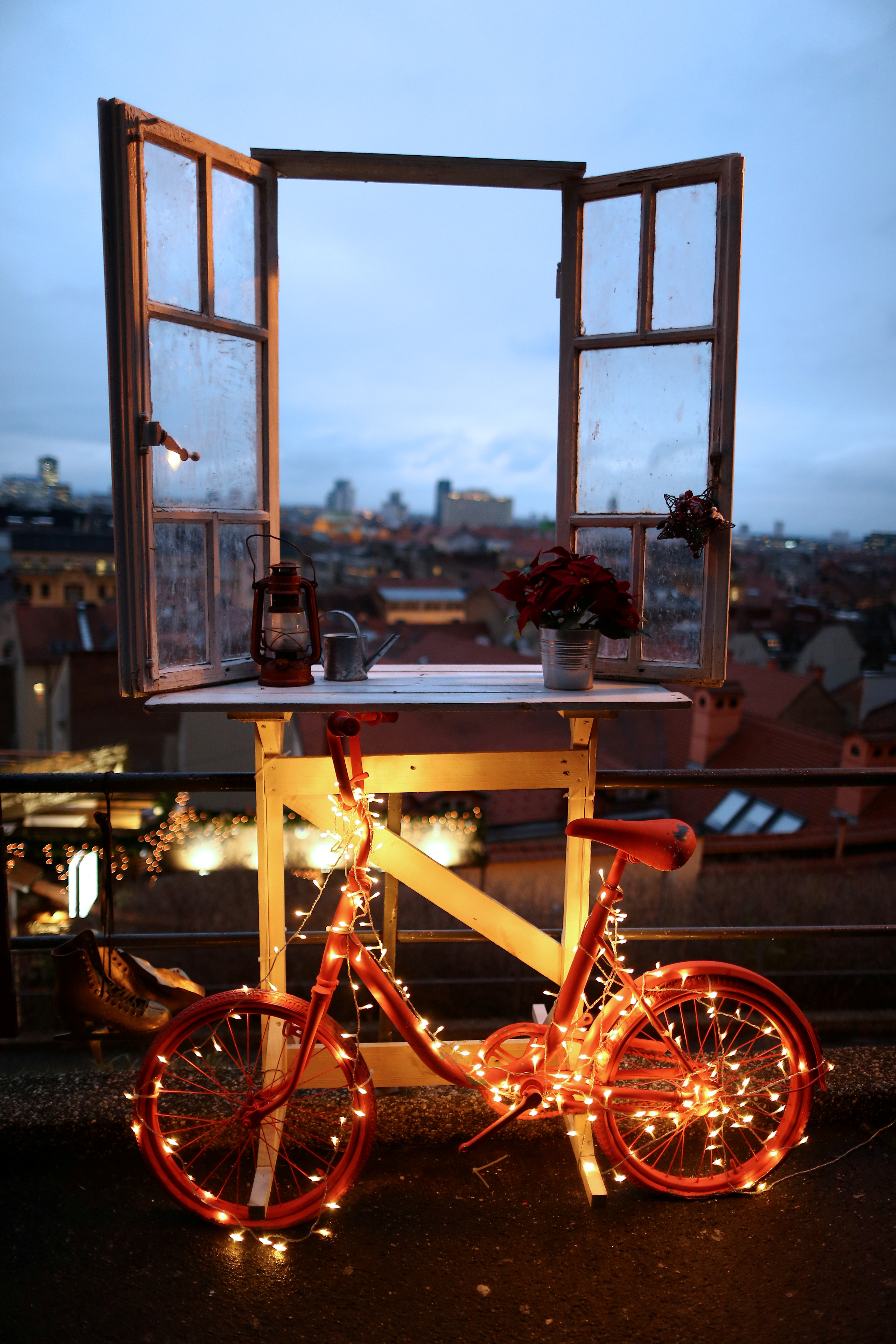 دراجة تتزين بالإضاءة