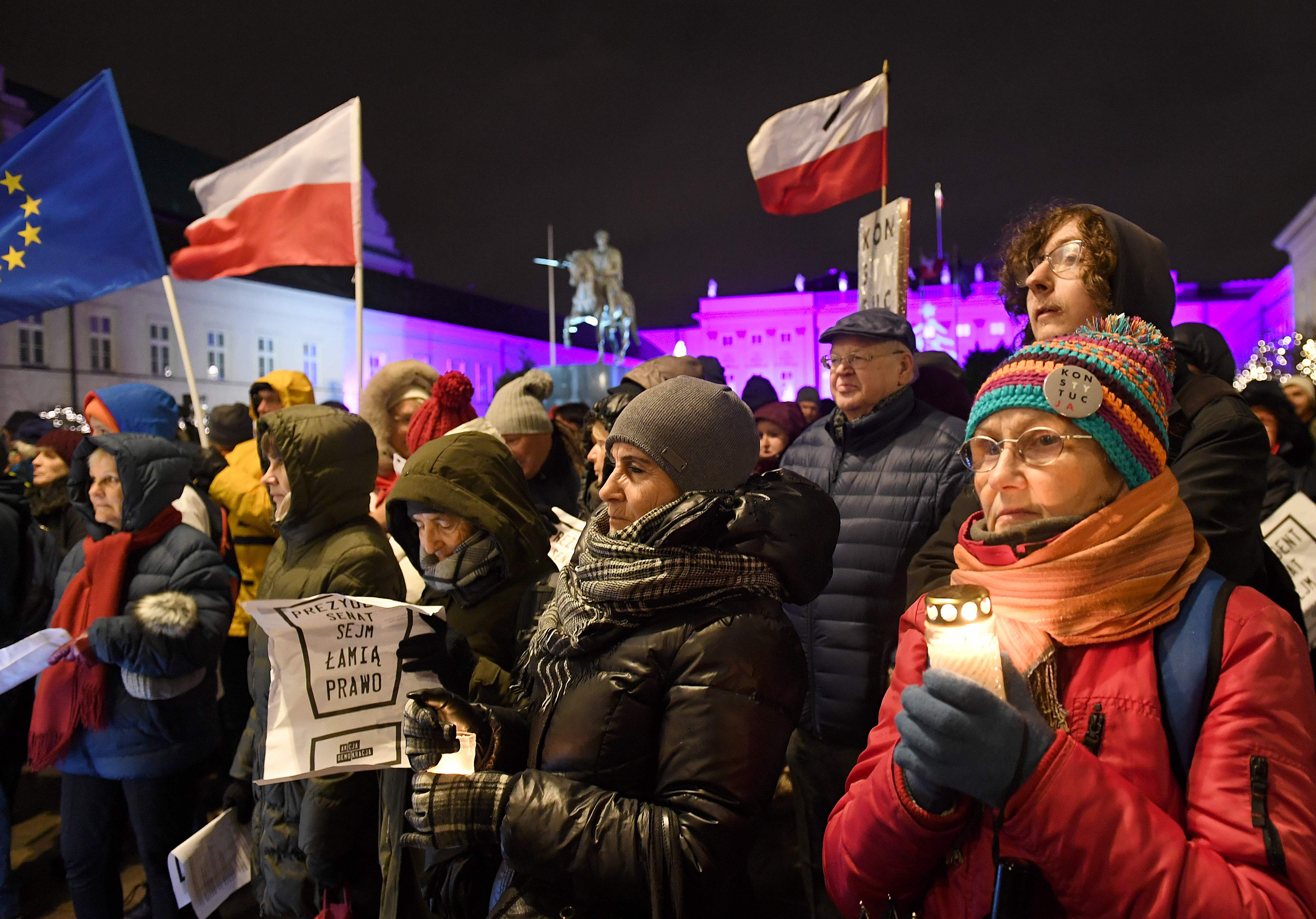متظاهرون فى بولندا